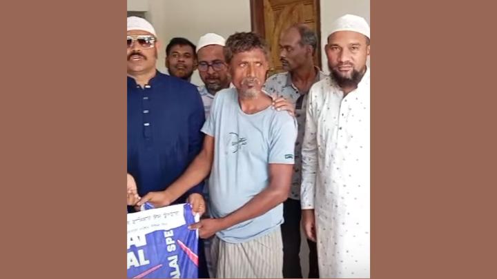 বরগুনায় শেখ হাসিনাই প্রধানমন্ত্রী এমন বক্তব্য দিয়ে ঈদ উপহার সামগ্রী বিতরণ